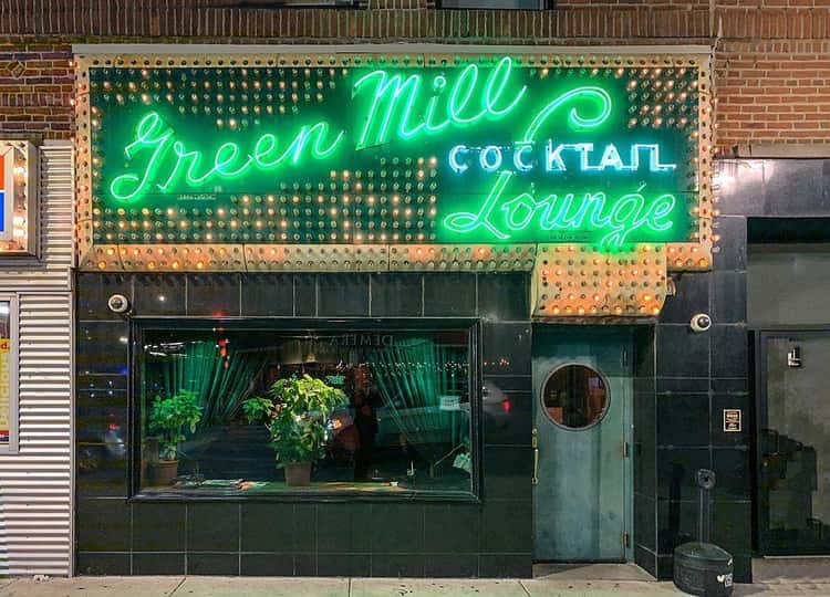 The Green Mill Lounge Was One Of Al Capone’s Favorite Chicago Haunts, Thanks To Its Underground Tunnels